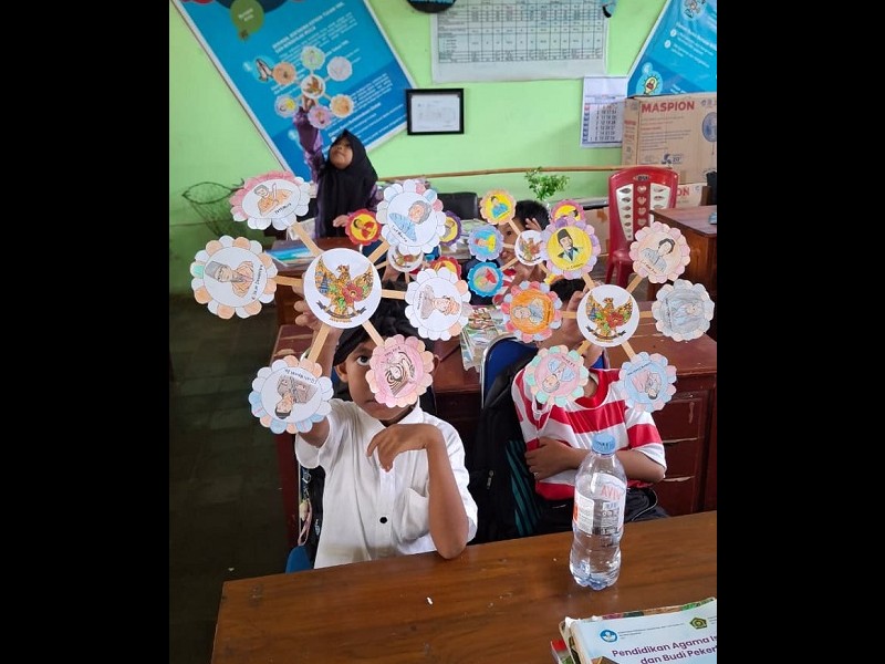 Kegiatan Menggambar Pahlawan Nasional